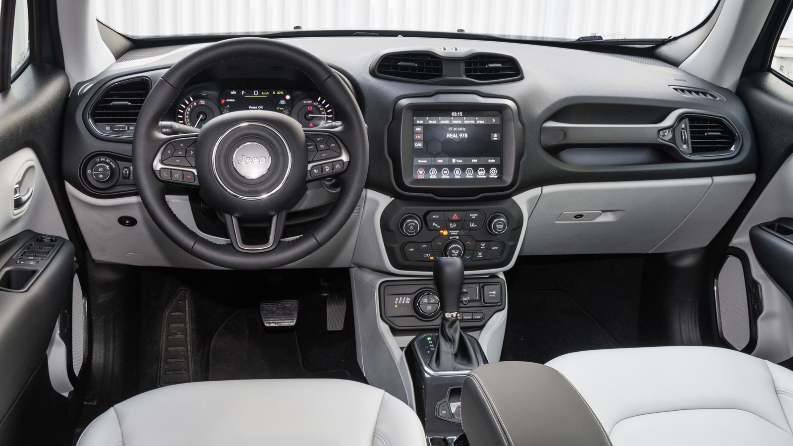  Jeep Renegade 4xe: Μόλις 1,9 λτ./100 χλμ και 190 ίππους